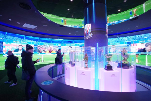 太阳城娱乐 与球迷对话，让俱乐部30余年历史活起来，申花中心在上海通顺场揭幕